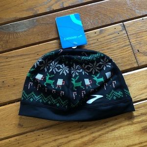NWT Brooks ugly sweater beanie
